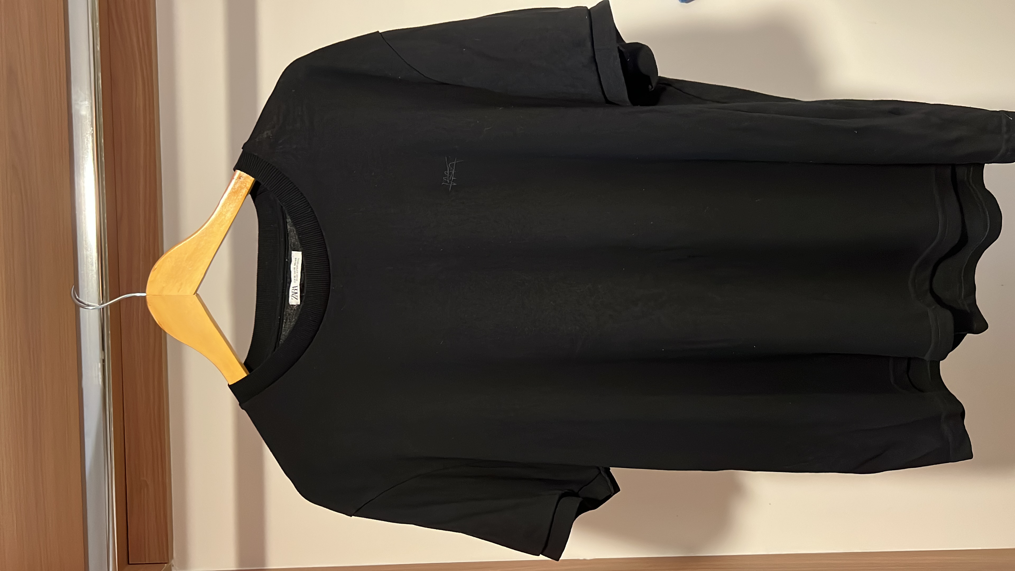 La playera negra